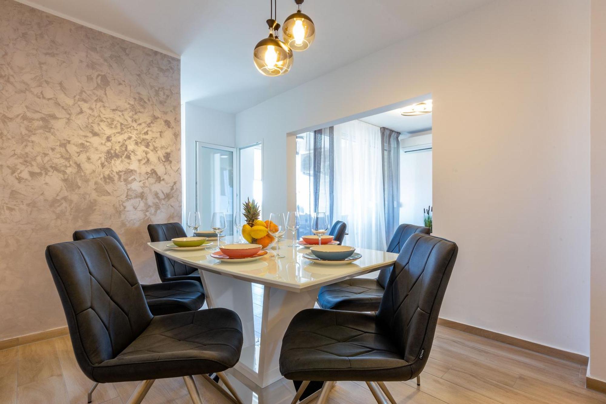 Apolon 2Bdr Apartment With Balcony Zara Esterno foto