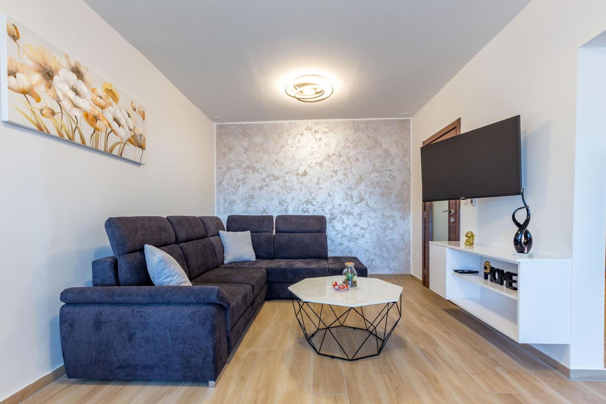 Apolon 2Bdr Apartment With Balcony Zara Esterno foto