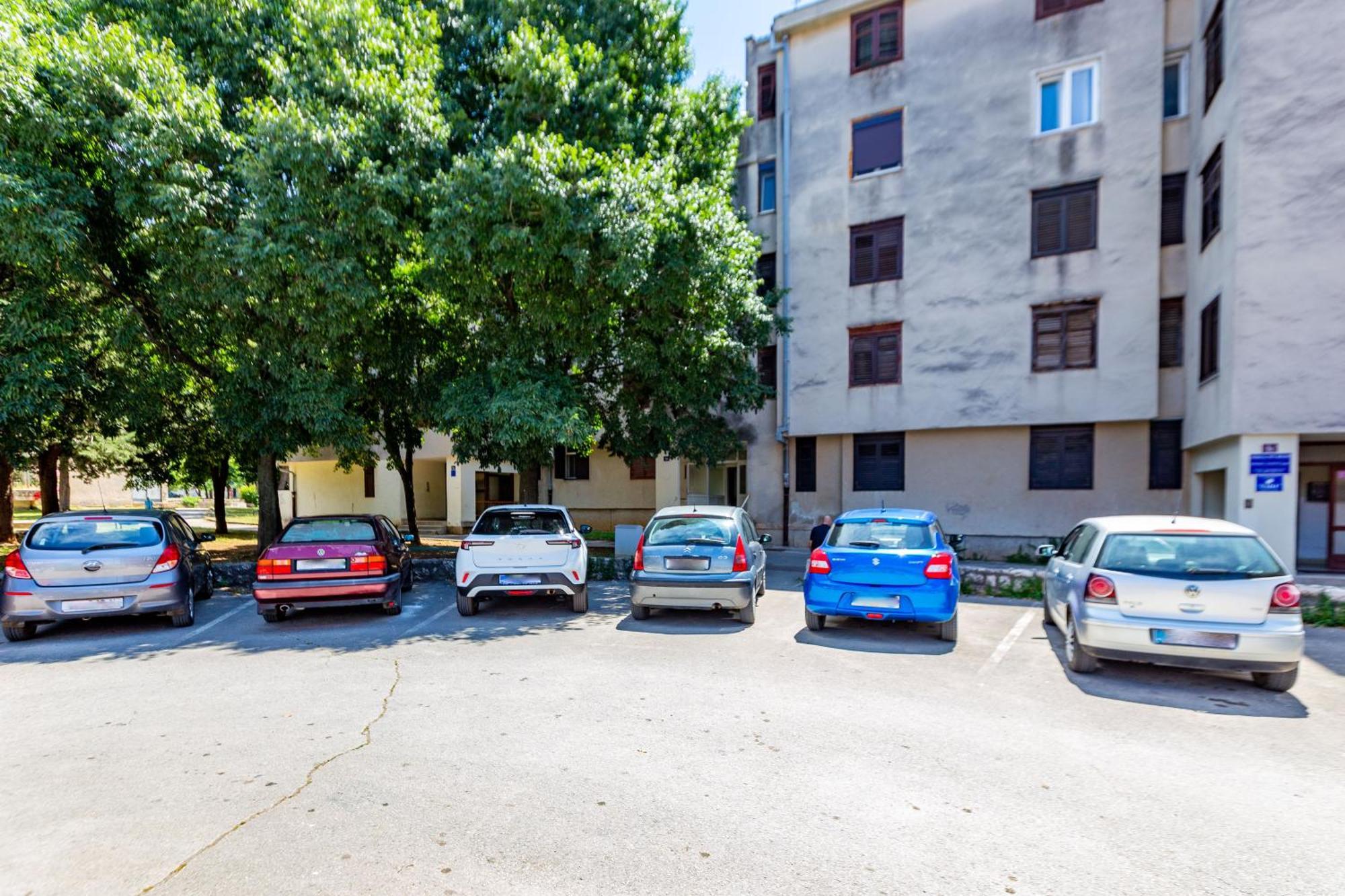 Apolon 2Bdr Apartment With Balcony Zara Esterno foto