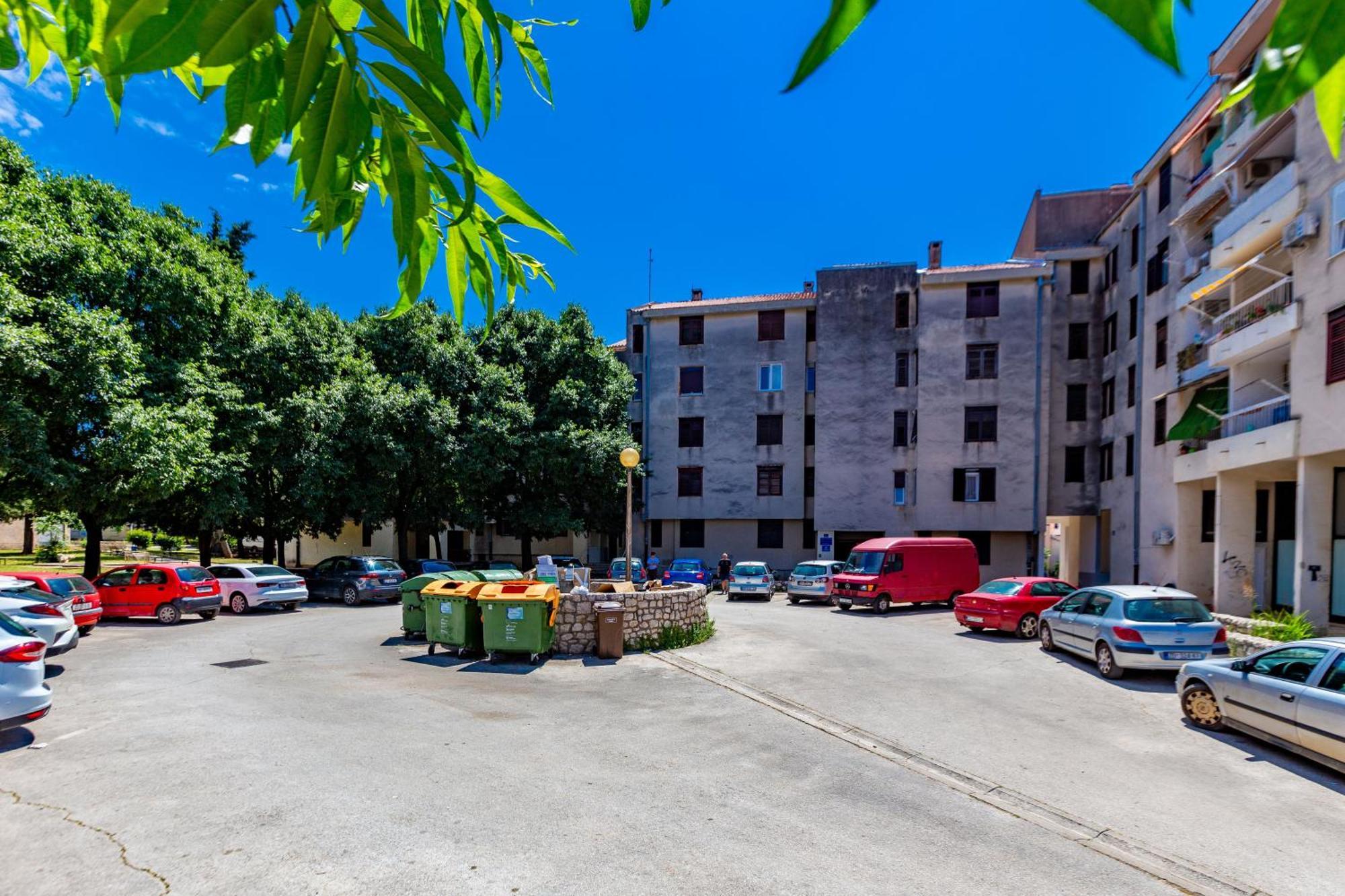 Apolon 2Bdr Apartment With Balcony Zara Esterno foto